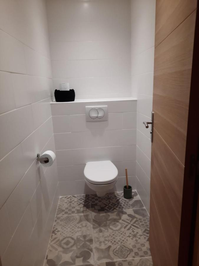 Beautiful Old Town Flat, Near The Beach Nice Exteriör bild